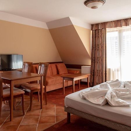 Fonix Wellness *** 1 A Epulet Bed and Breakfast Hévíz Exterior foto