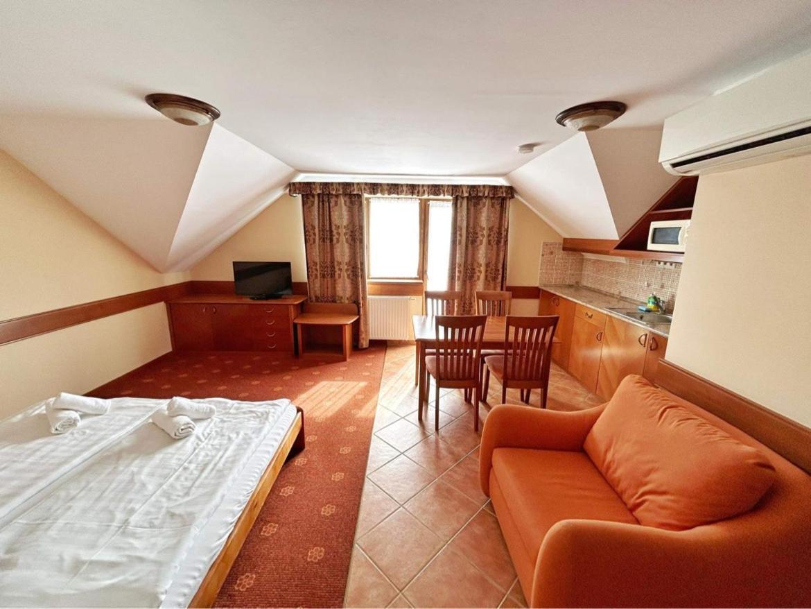 Fonix Wellness *** 1 A Epulet Bed and Breakfast Hévíz Exterior foto
